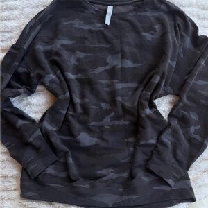 Athleta Black/ Grey Camouflage Sweatshirt Sz Large